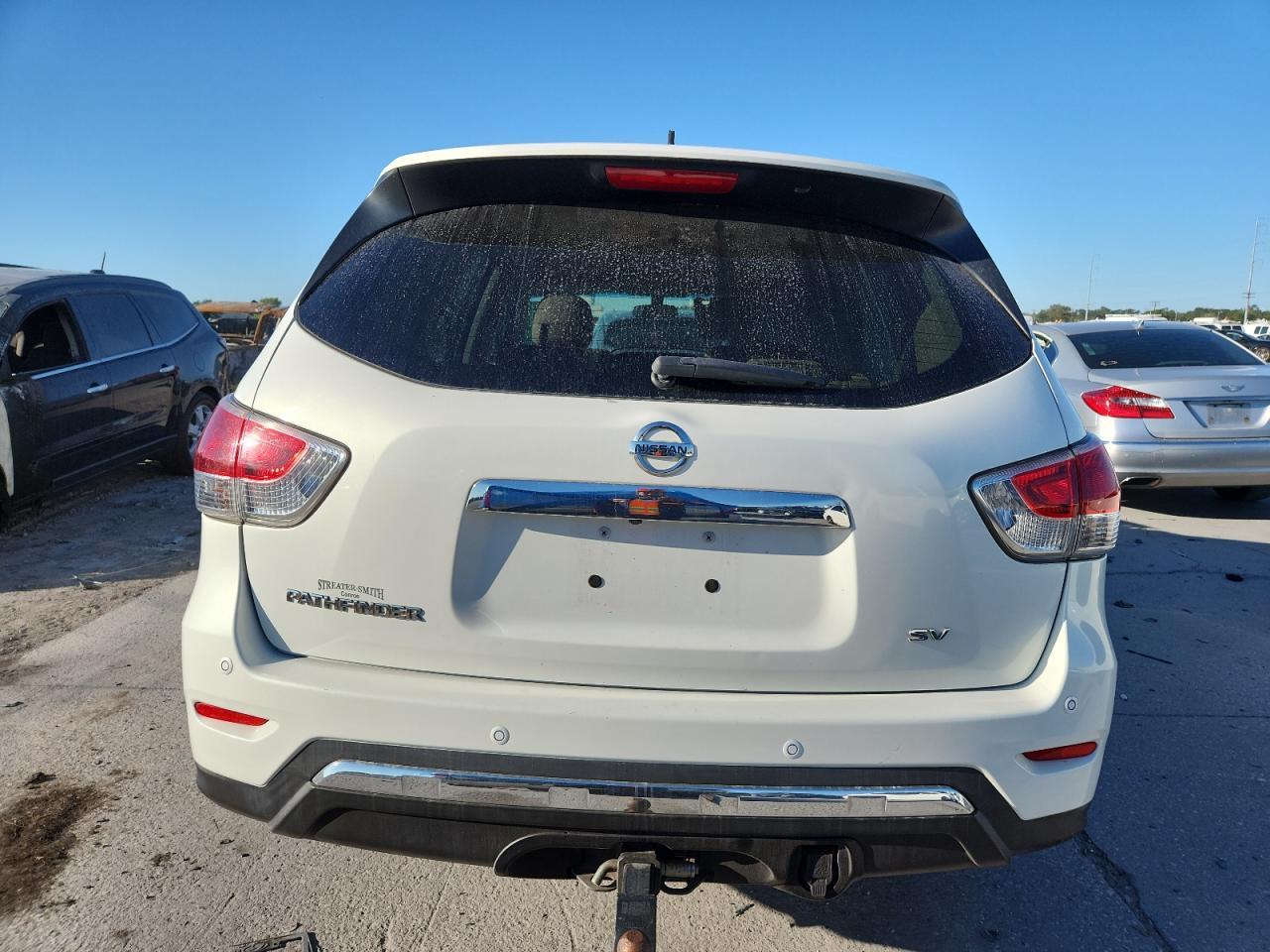 2014 Nissan Pathfinder S - Image 6