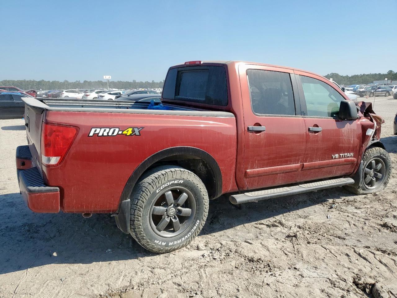 2015 Nissan Titan Pro-4X - Фото 3