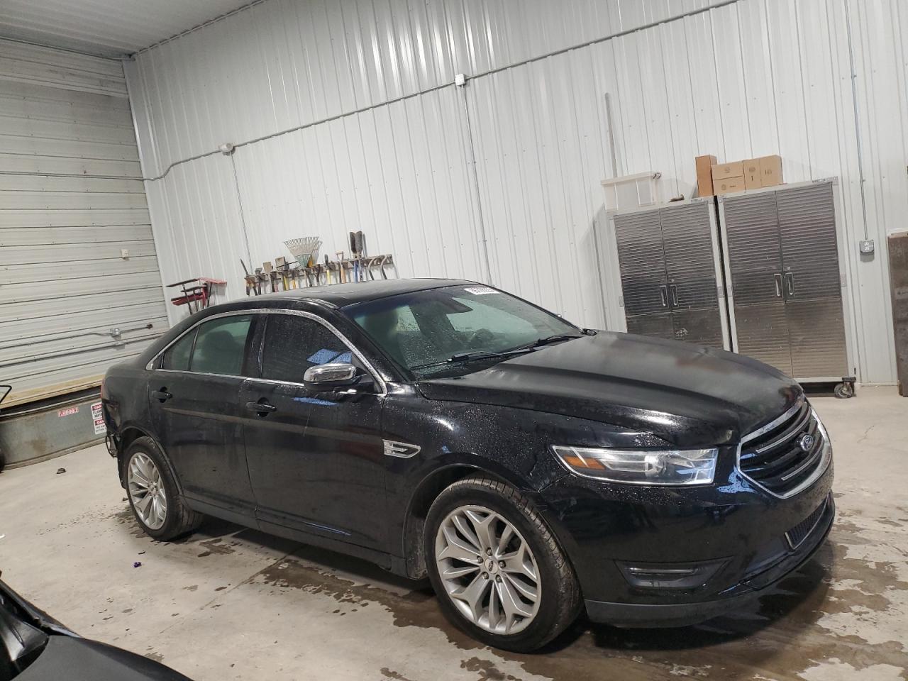 2017 Ford Taurus Limited - Image 4