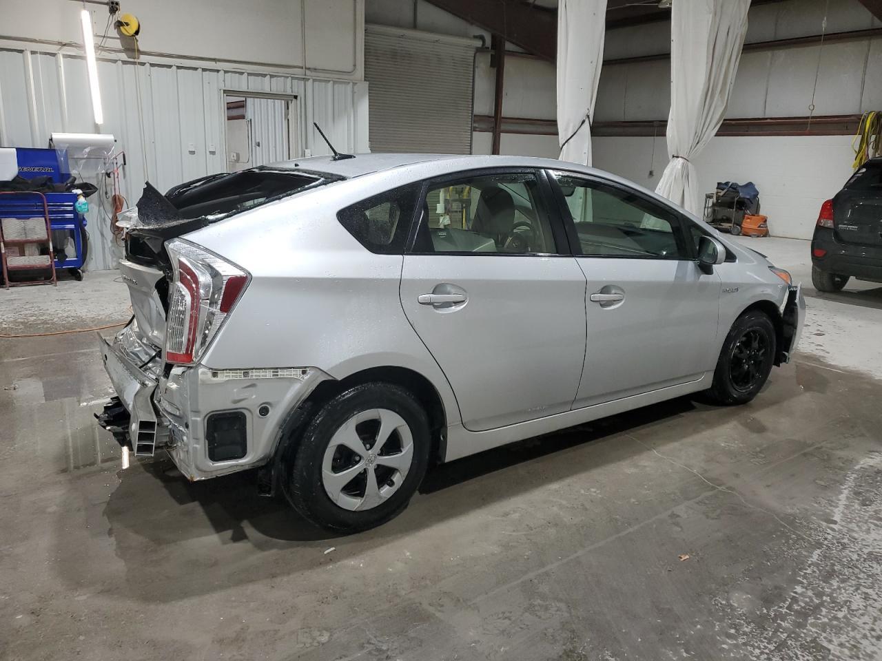 2015 Toyota Prius Three - Image 3