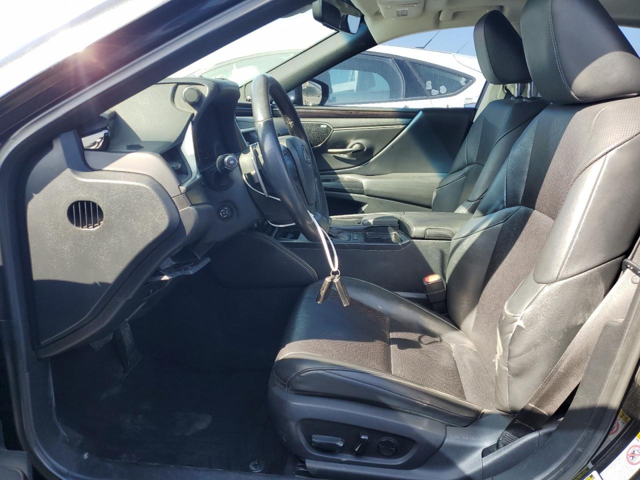 2019 Lexus Es 300H - Фото 7