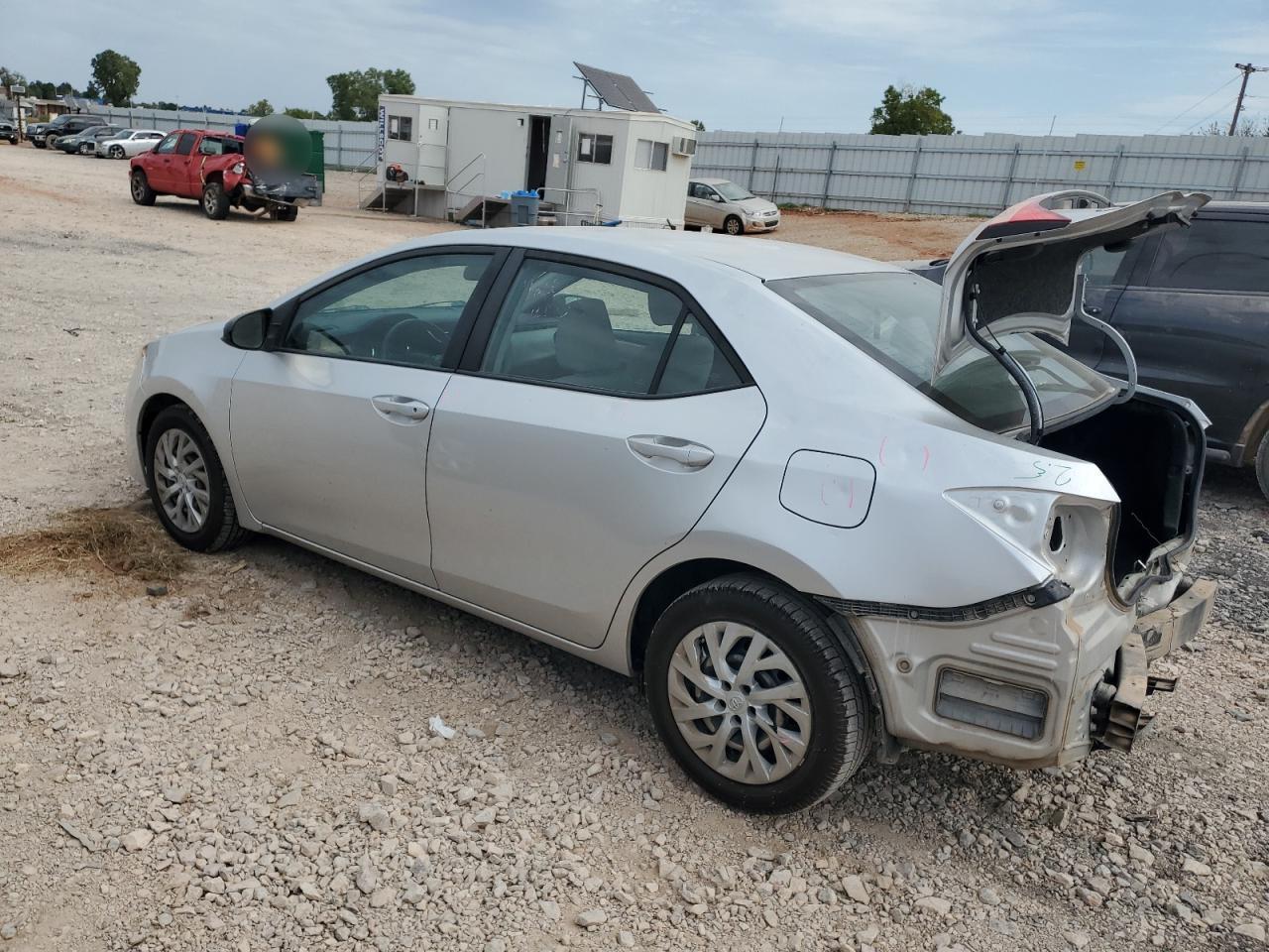 2017 Toyota Corolla L - Фото 2