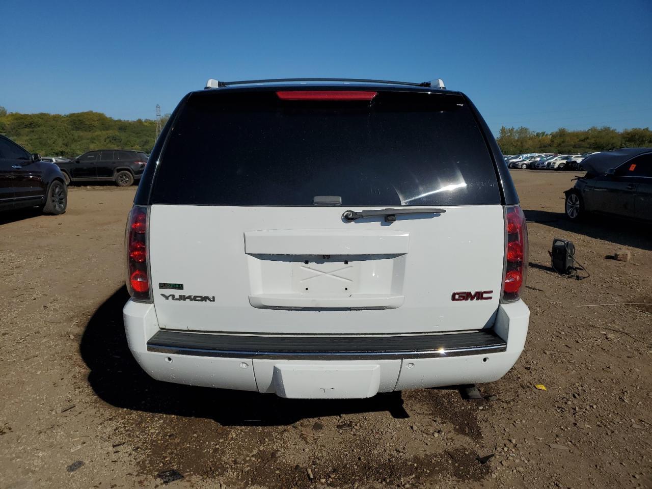 2010 GMC Yukon Denali - Фото 6