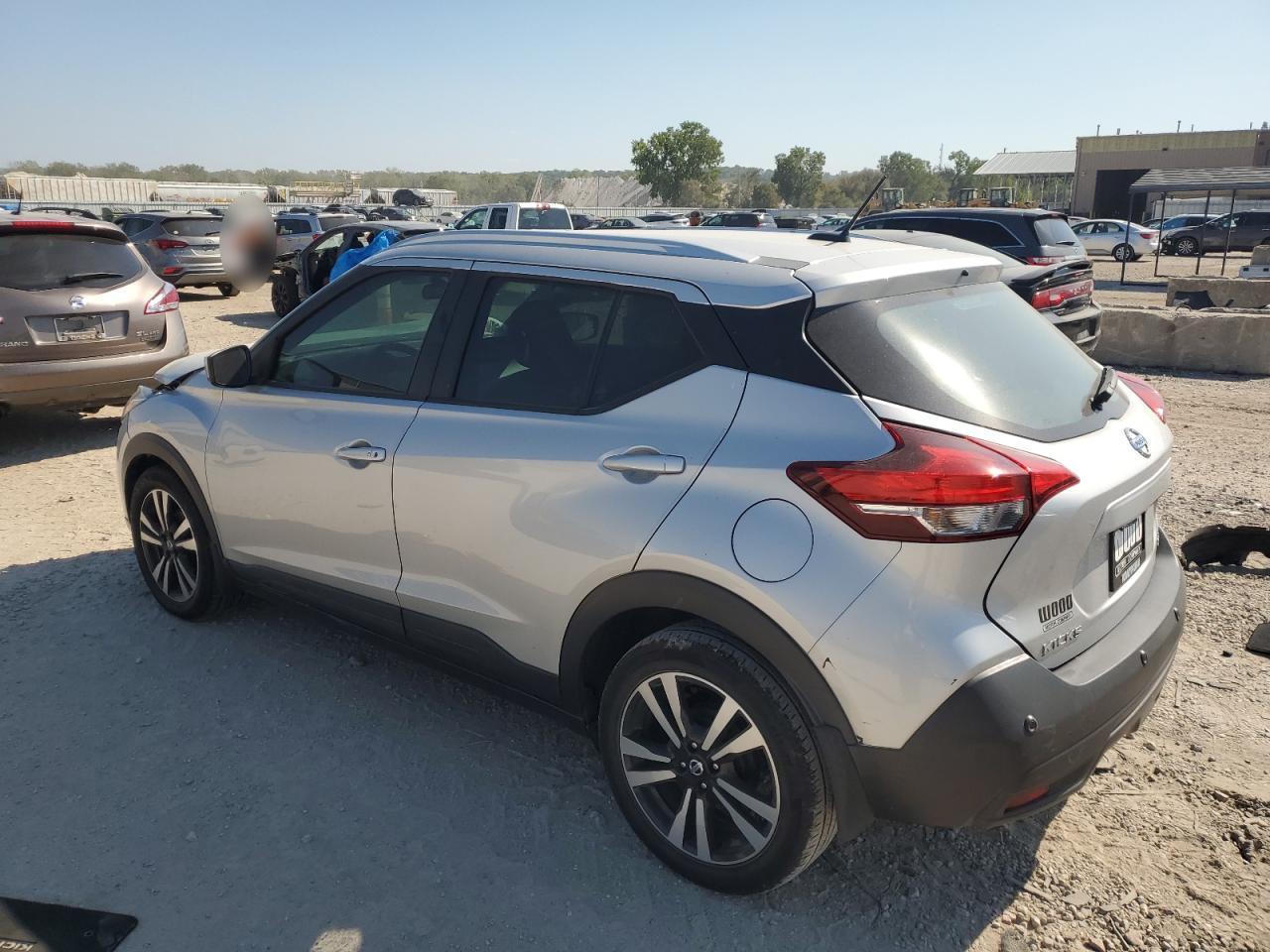 2020 Nissan Kicks Sv - Image 2