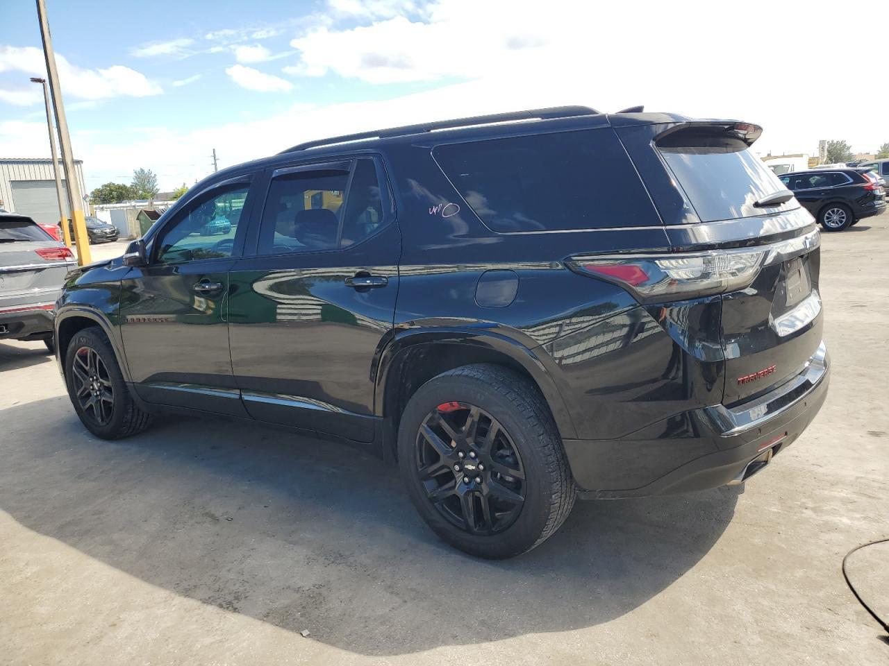 2019 Chevrolet Traverse Premier - Фото 2