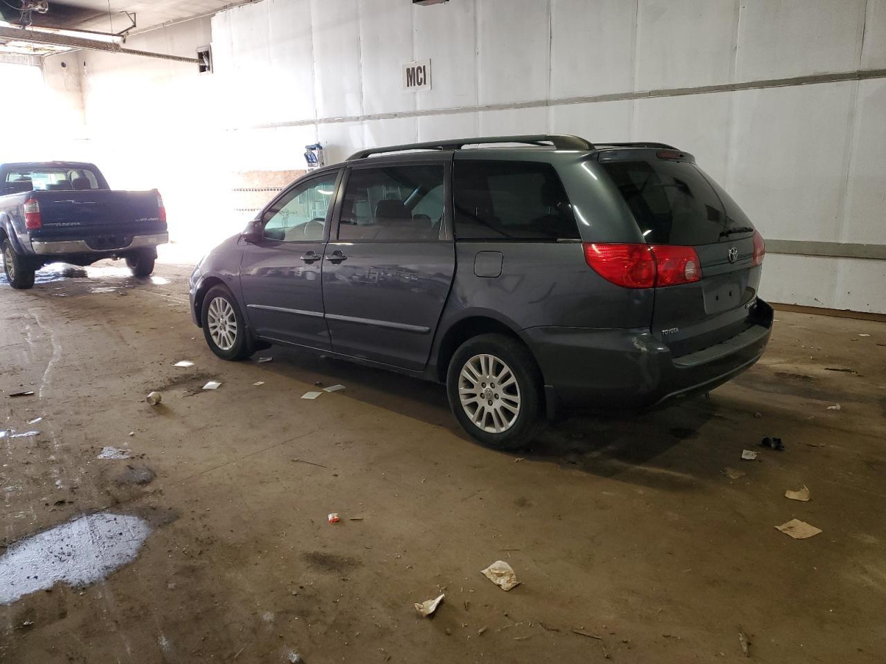 2007 Toyota Sienna Xle - Фото 2