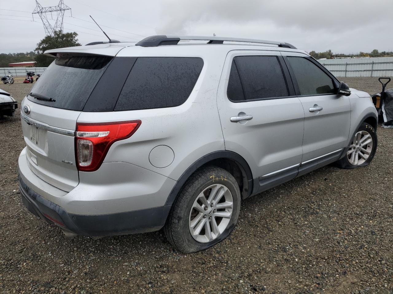 2013 Ford Explorer Xlt - Image 3