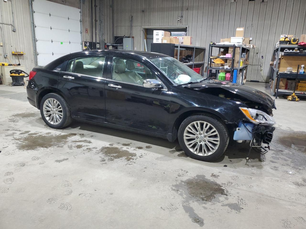 2012 Chrysler 200 Limited - Фото 4