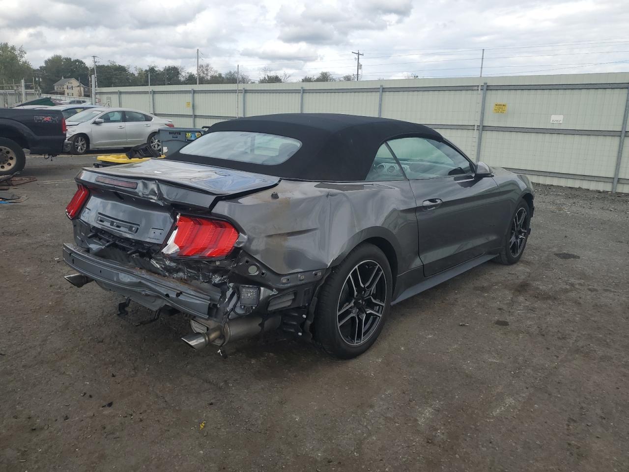2022 Ford Mustang - Фото 3
