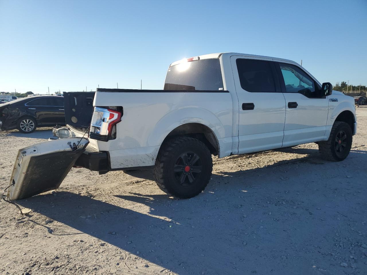 2016 Ford F150 Supercrew - Фото 3