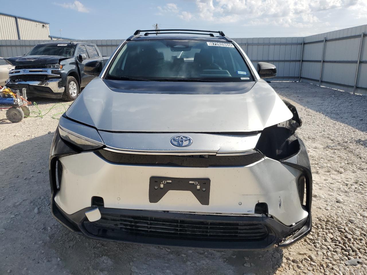 2024 Toyota Bz4X Xle - Image 5
