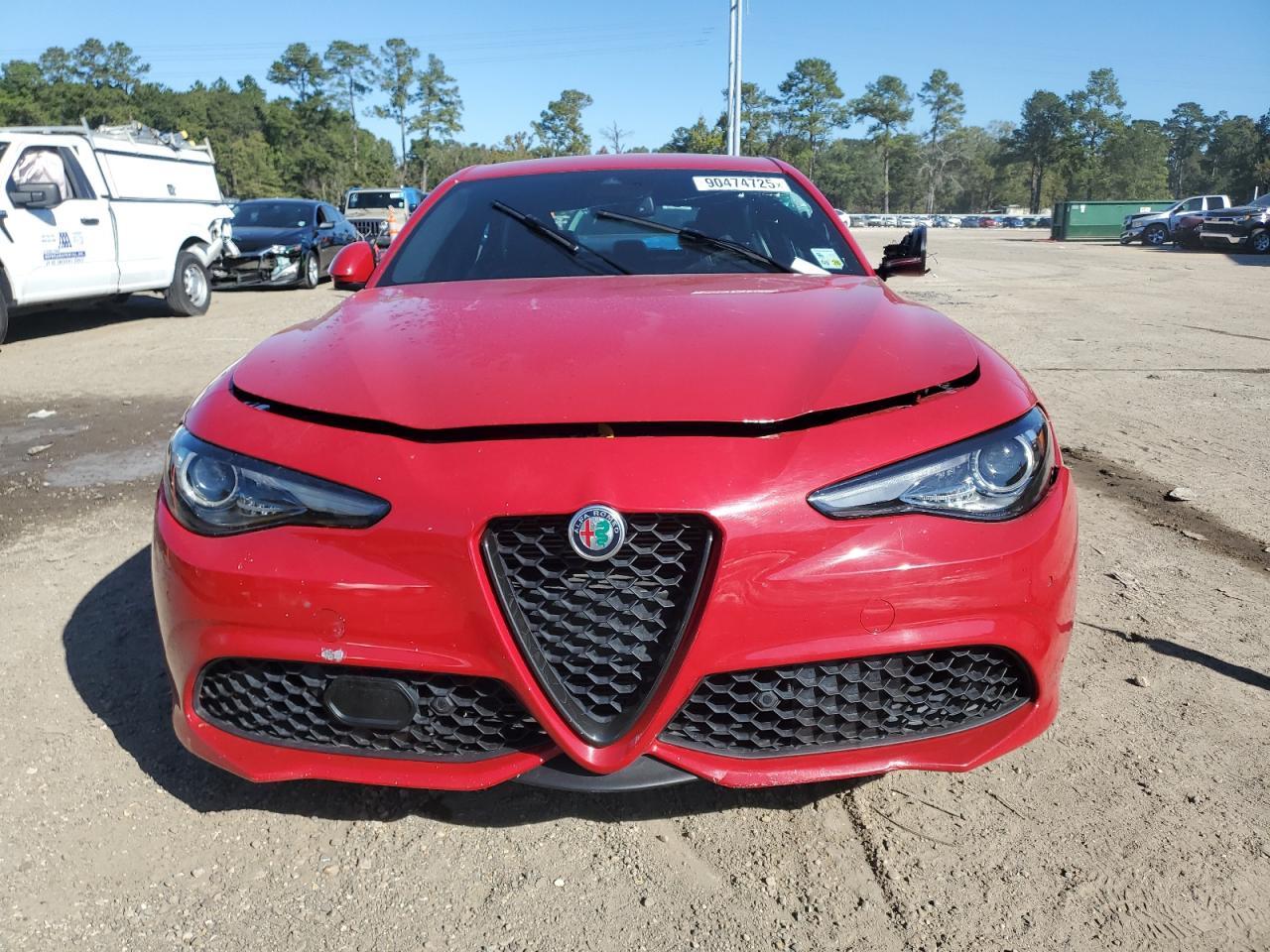 2022 Alfa Romeo Giulia - Фото 5