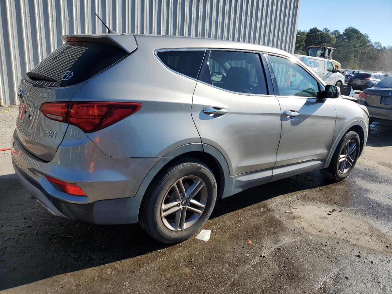 2018 Hyundai Santa Fe Sport - Image 3