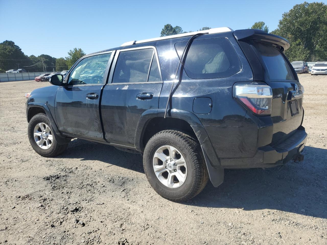 2016 Toyota 4Runner Sr5/Sr5 Premium - Image 2