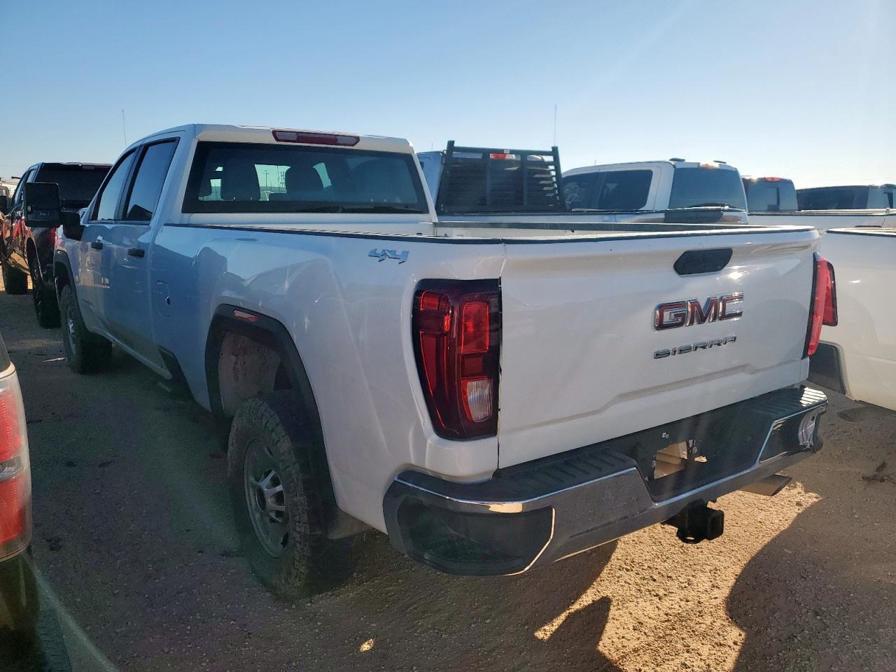 2023 GMC Sierra K2500 Heavy Duty - Image 2