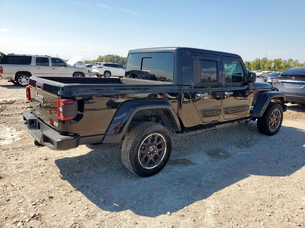 2023 Jeep Gladiator Overland - Image 3