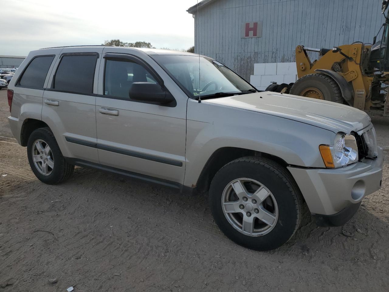 2007 Jeep Grand Cherokee Laredo - Image 4