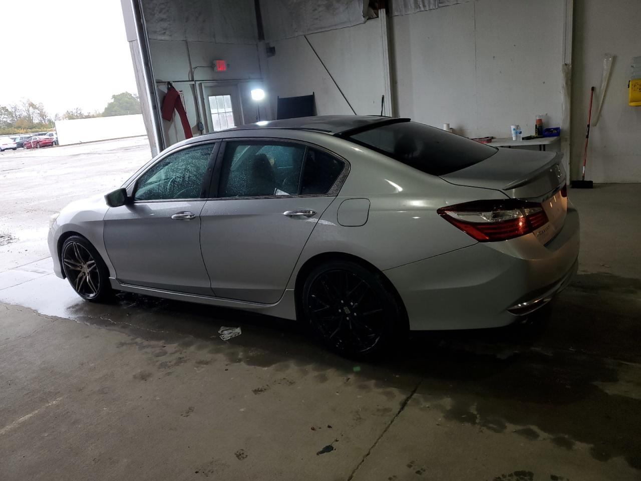 2016 Honda Accord Sport - Image 2