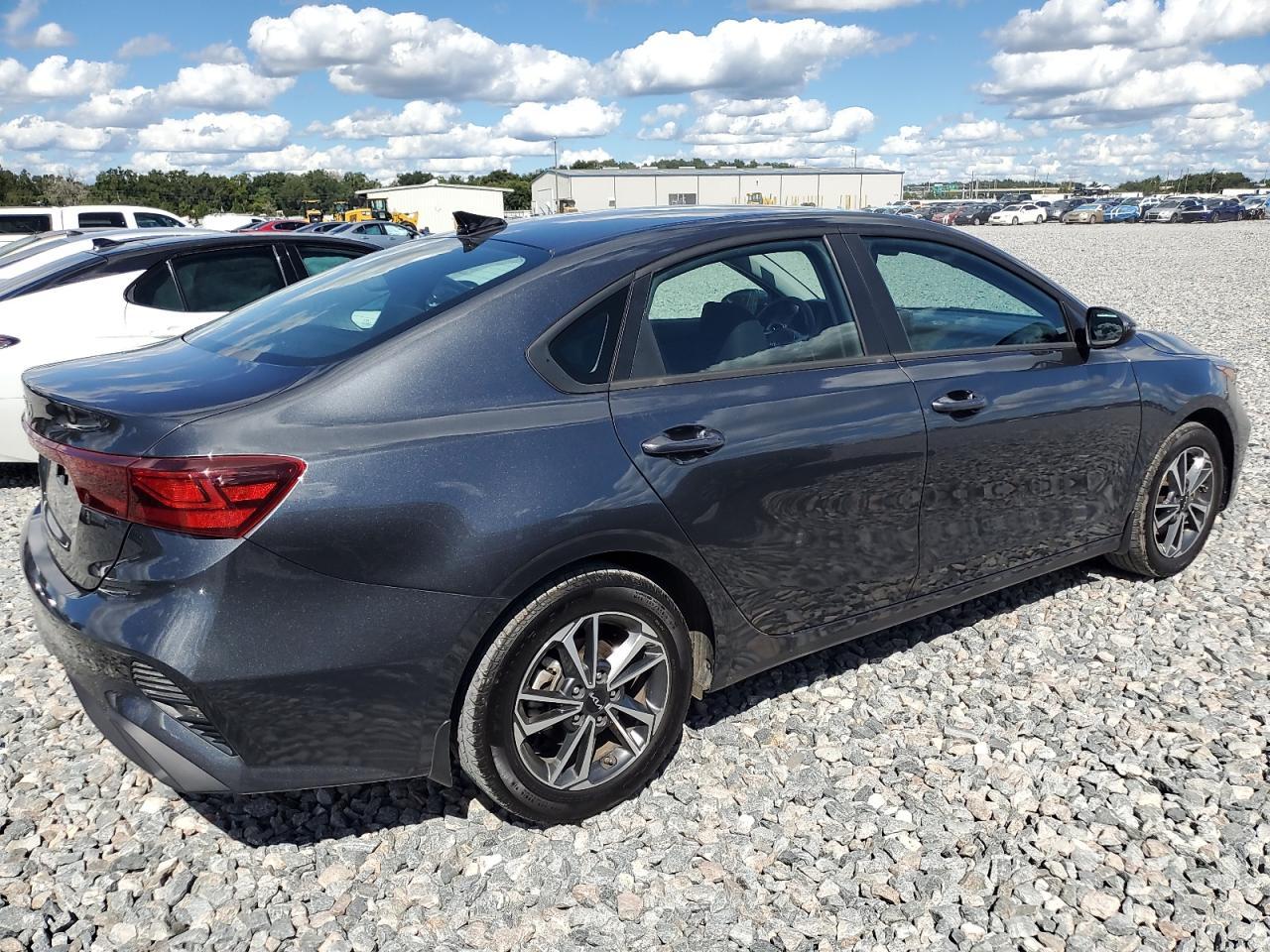 2024 Kia Forte Lx - Фото 3