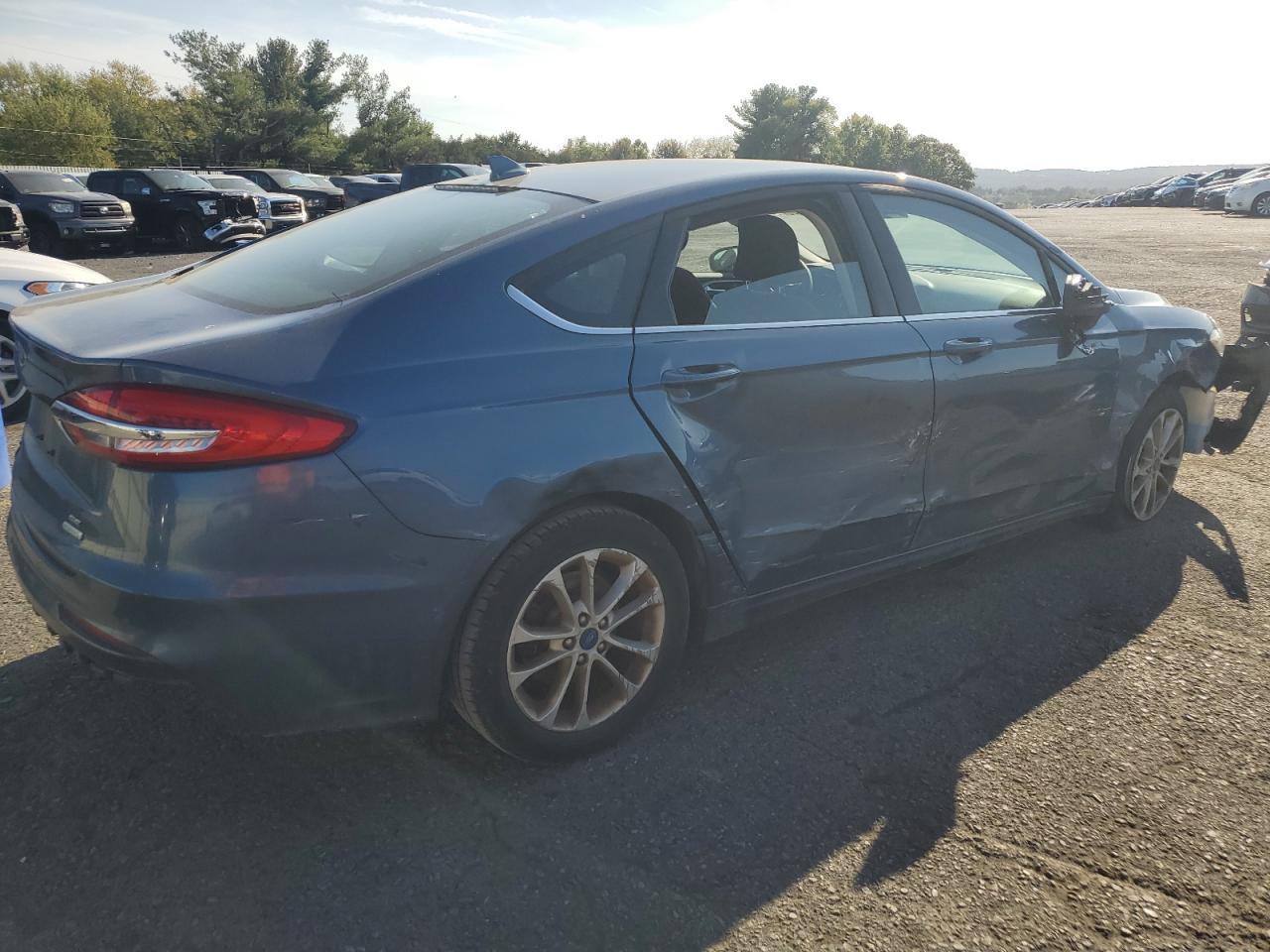 2019 Ford Fusion Se - Image 3