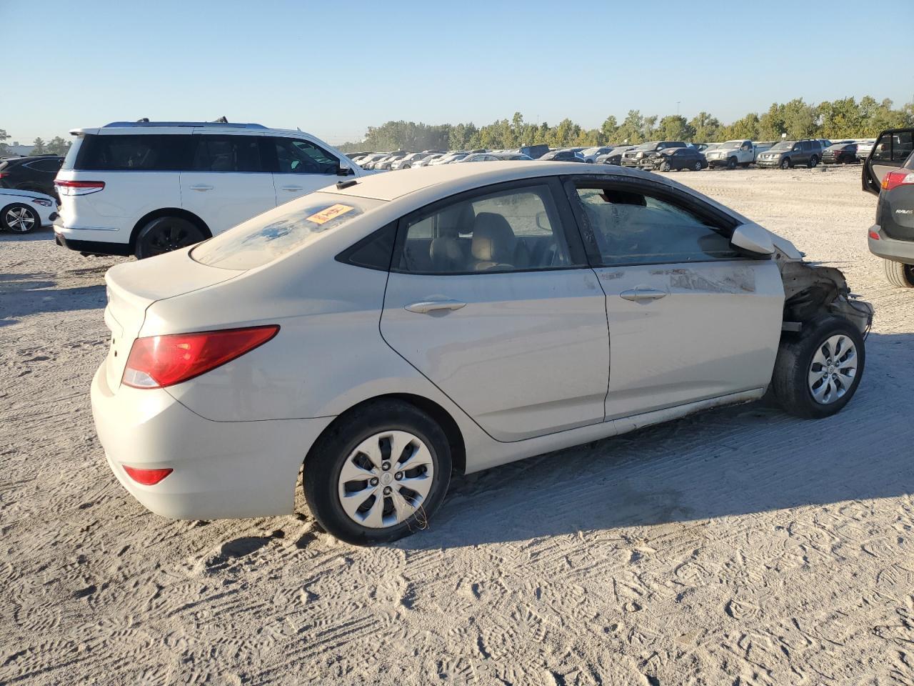 2016 Hyundai Accent Se - Image 3