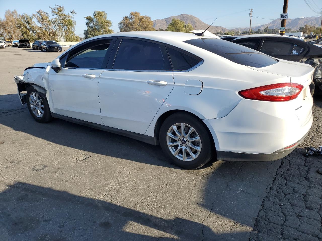 2016 Ford Fusion S - Image 2