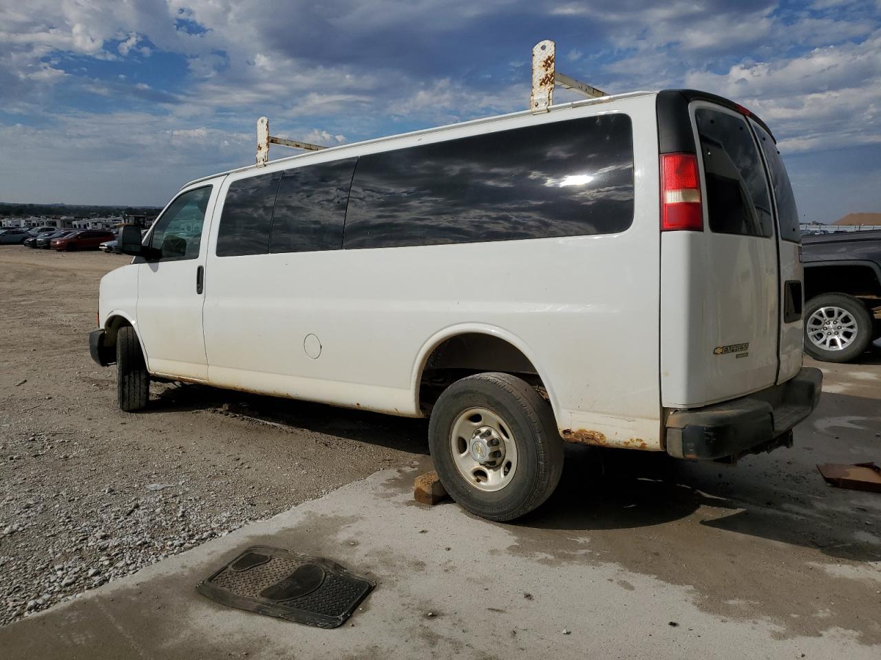 2012 Chevrolet Express G3500 Ls - Image 2