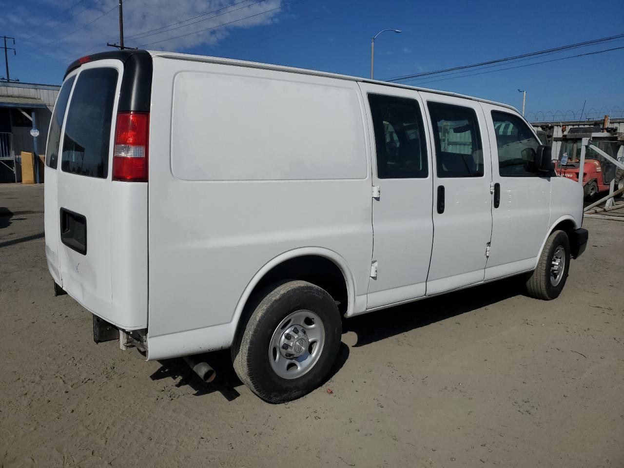 2015 Chevrolet Express G2500 - Image 3