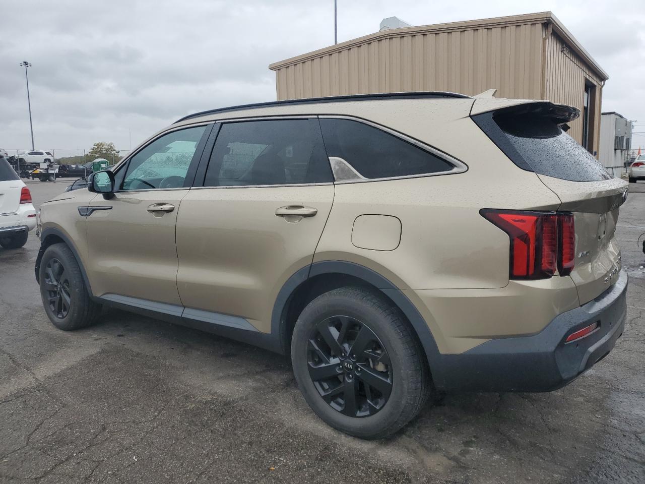 2021 Kia Sorento S - Фото 2