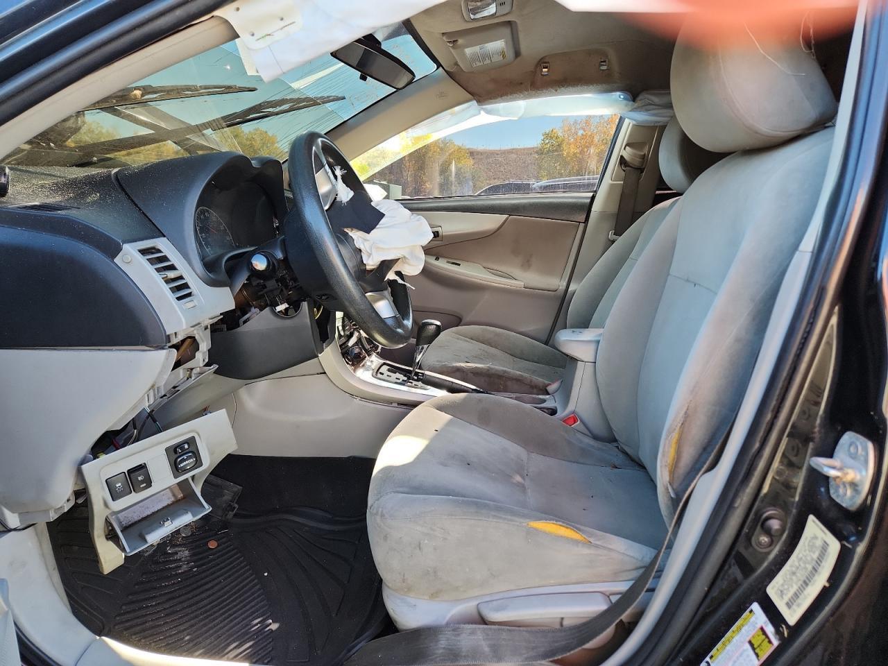 2013 Toyota Corolla Base - Фото 7