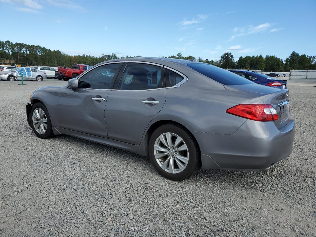 2011 Infiniti M37 - Image 2