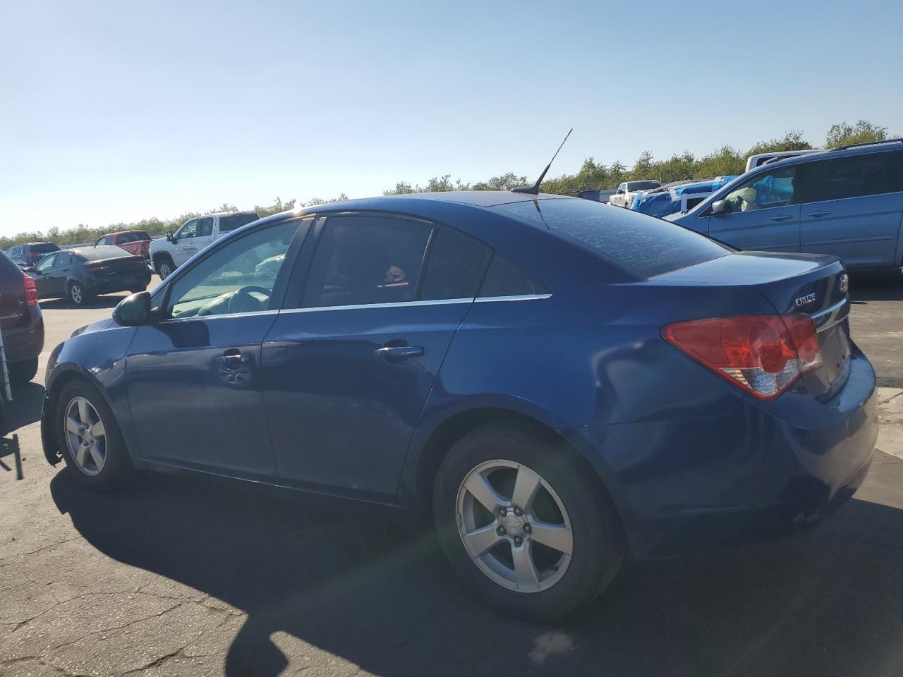 2012 Chevrolet Cruze Lt - Image 2