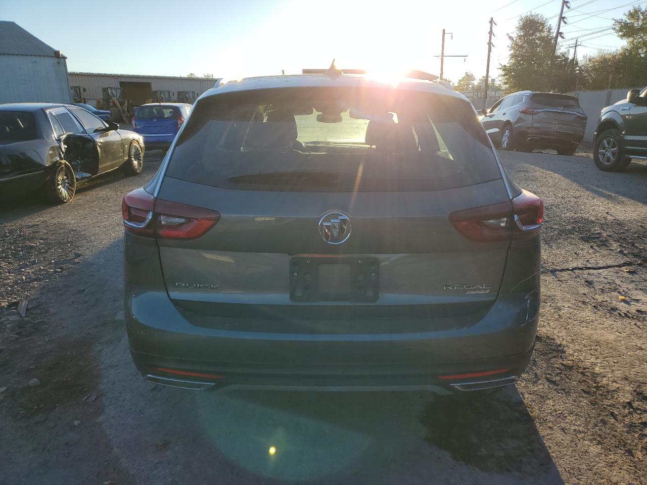2018 Buick Regal Tourx Essence - Фото 6