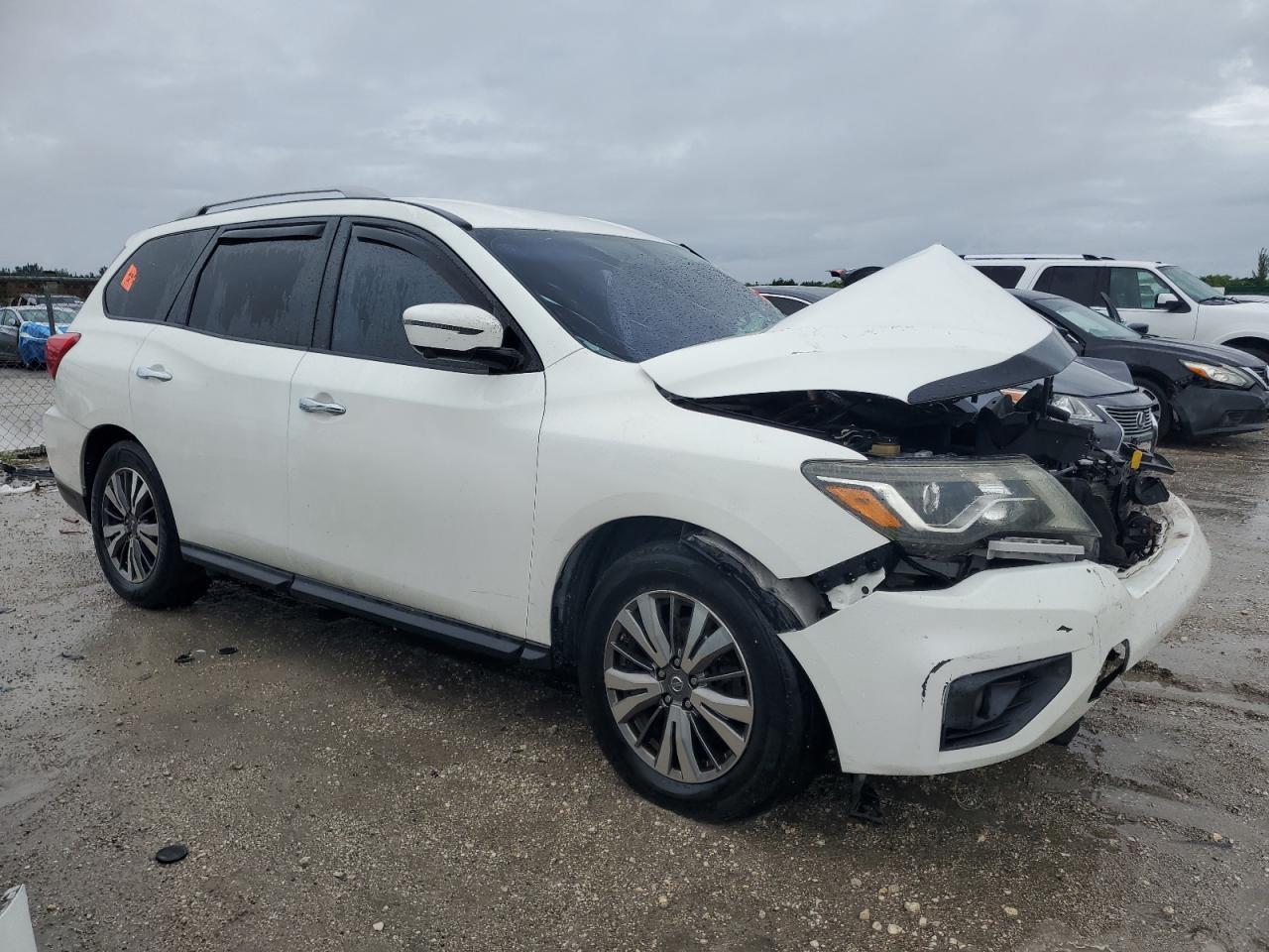 2018 Nissan Pathfinder S - Фото 4