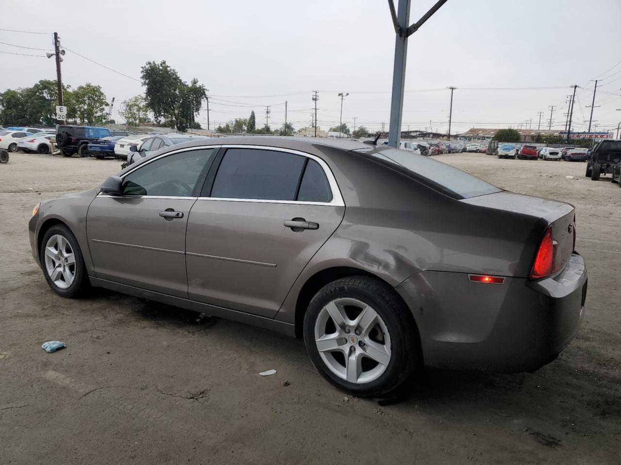 2011 Chevrolet Malibu Ls - Фото 2