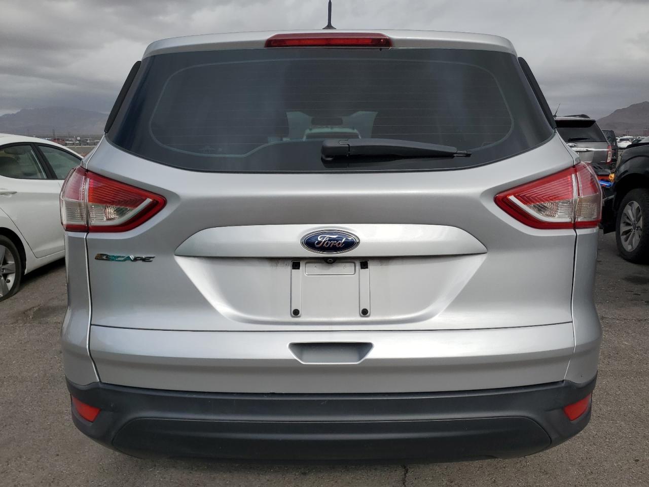 2015 Ford Escape S - Фото 6
