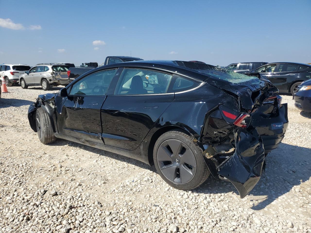 2022 Tesla Model 3 - Фото 2