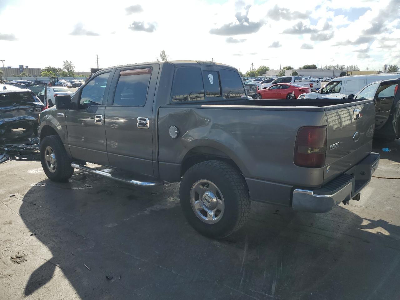 2005 Ford F150 Supercrew - Image 2