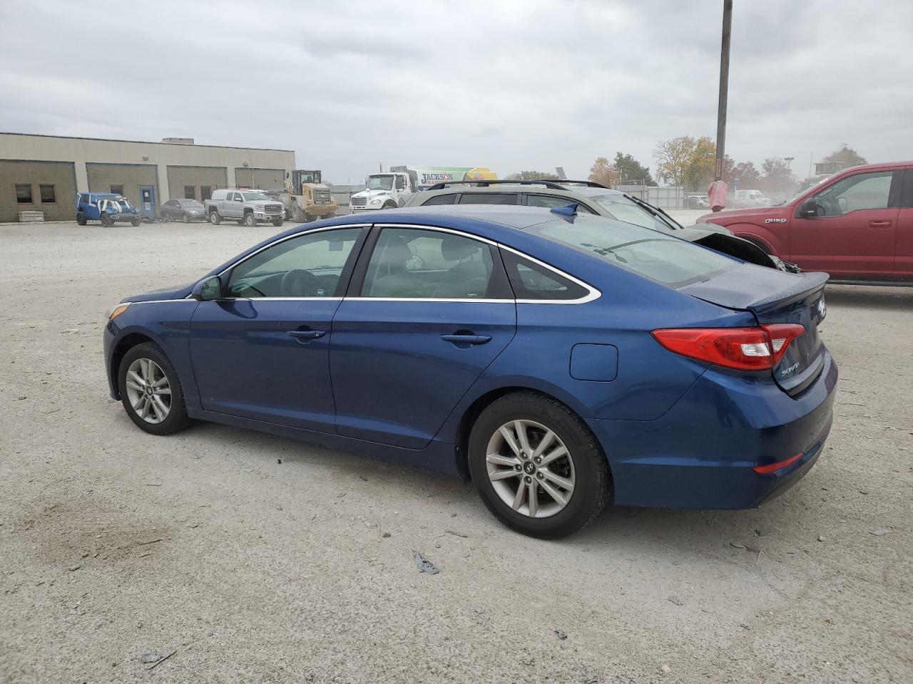 2017 Hyundai Sonata Se - Фото 2