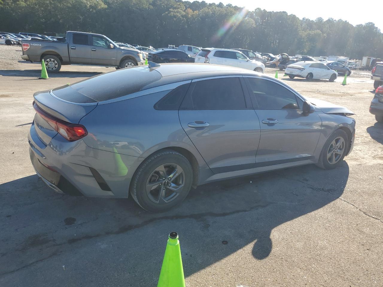 2022 Kia K5 Lxs - Image 3