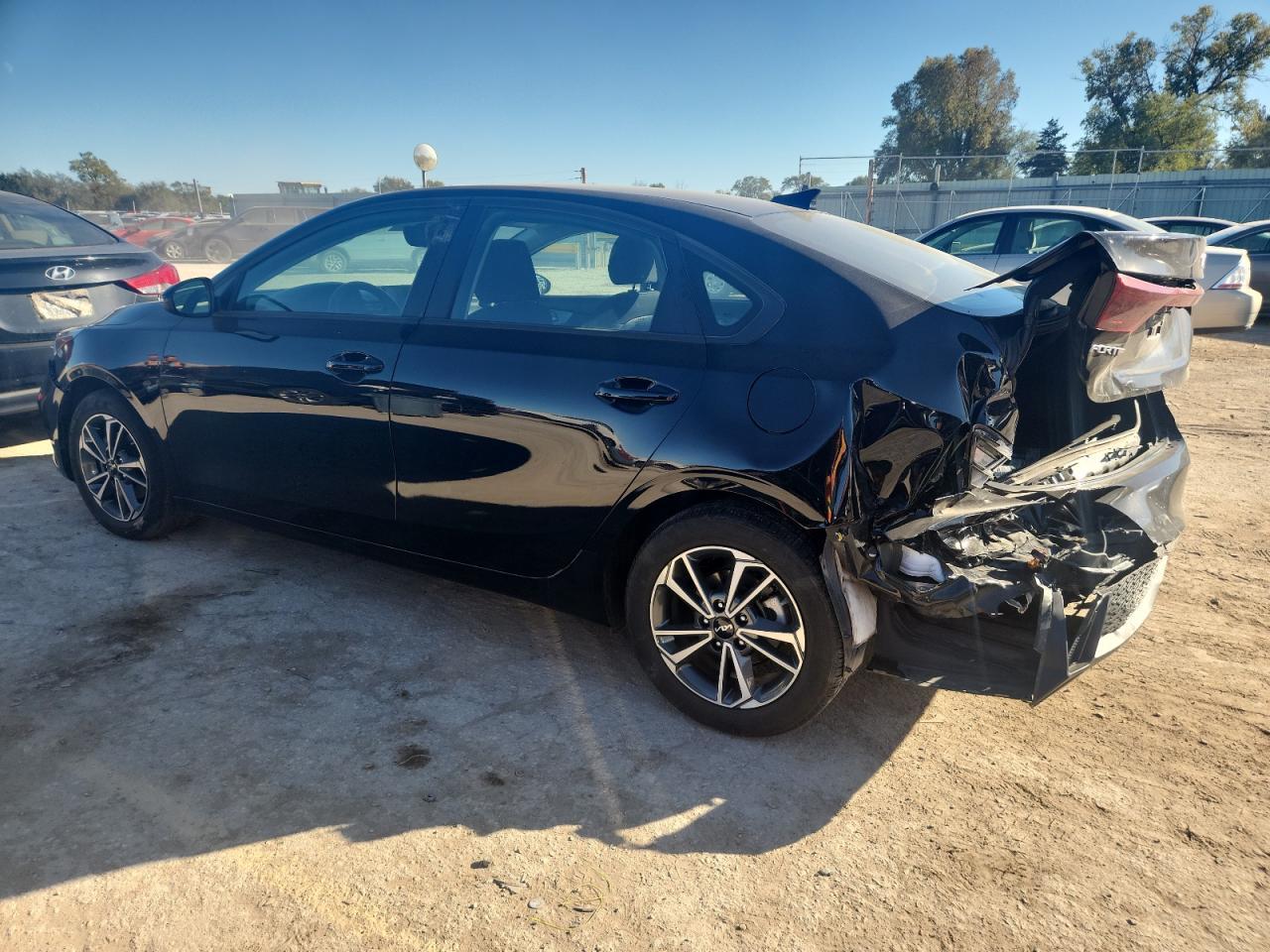 2023 Kia Forte Lx - Image 2
