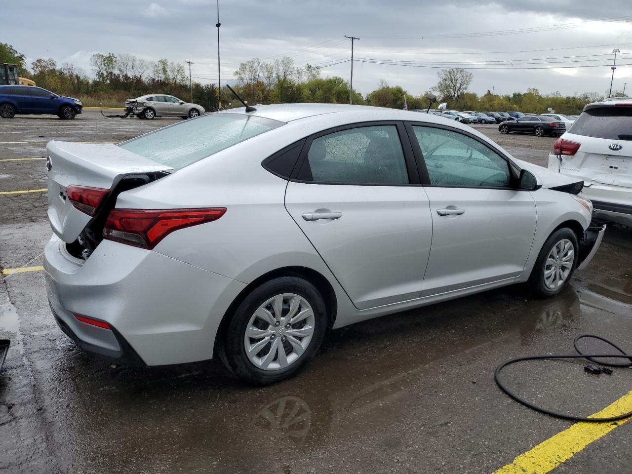 2022 Hyundai Accent Se - Image 3