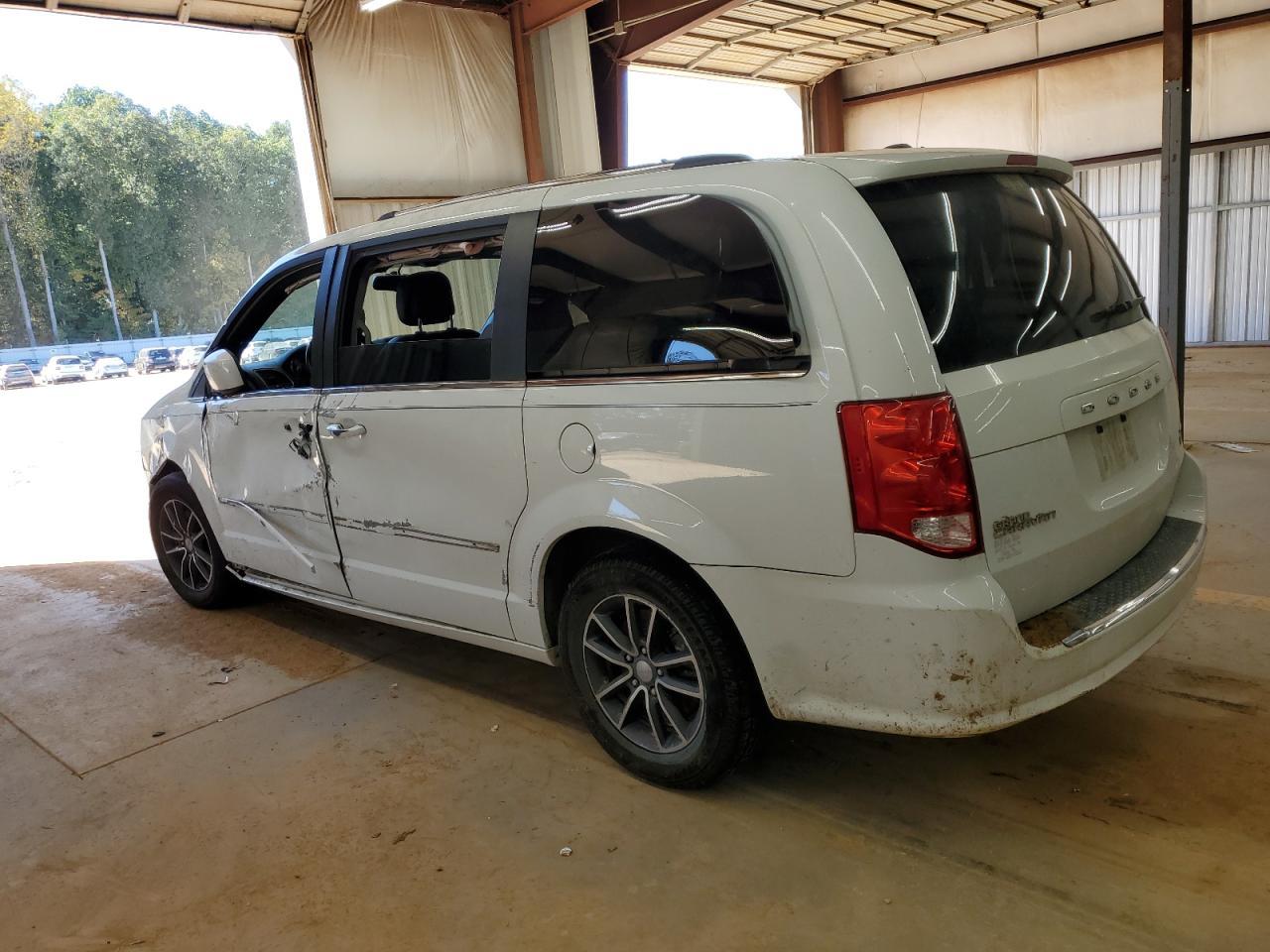 2017 Dodge Grand Caravan Sxt - Image 2