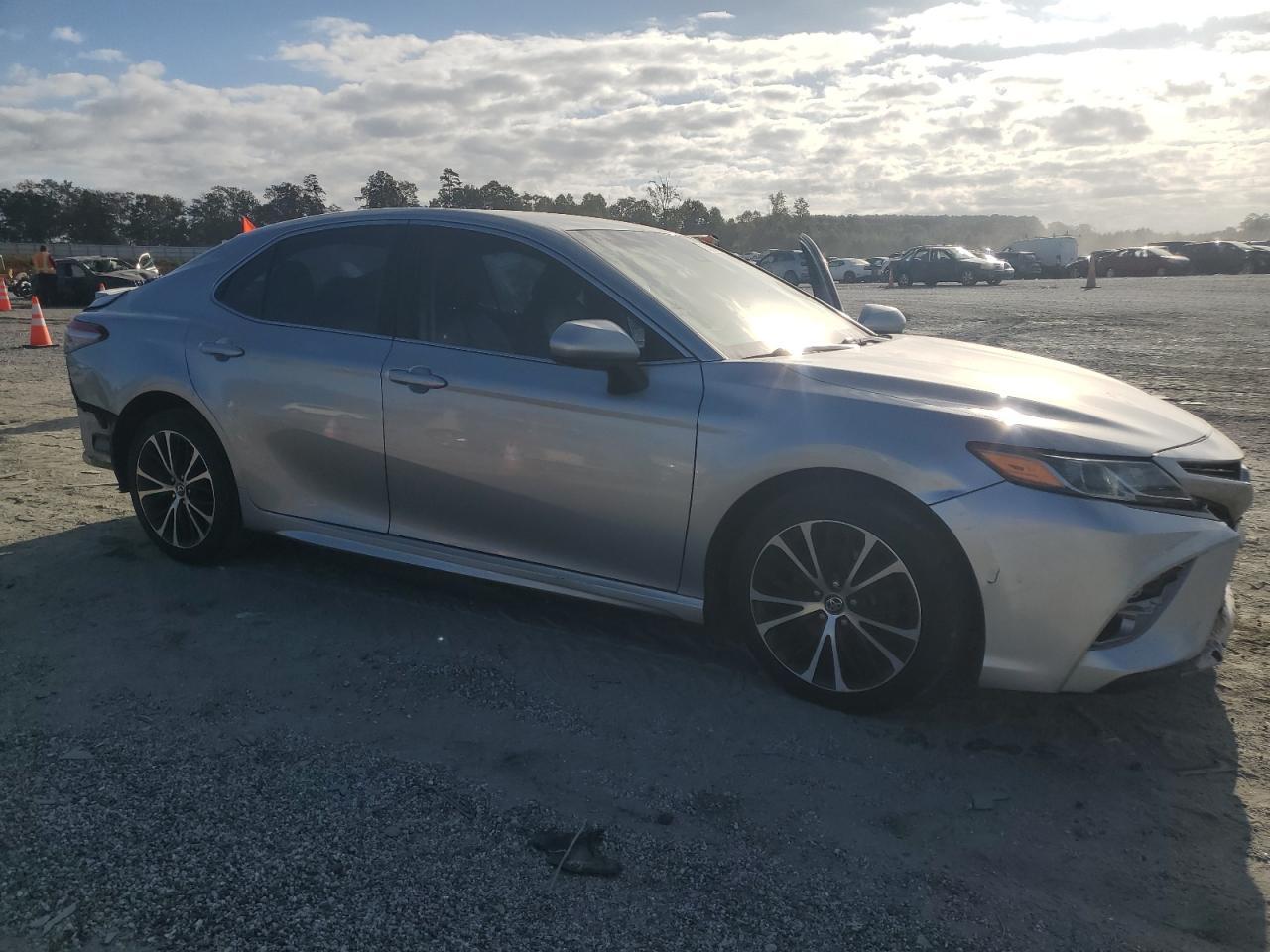 2018 Toyota Camry L - Фото 4
