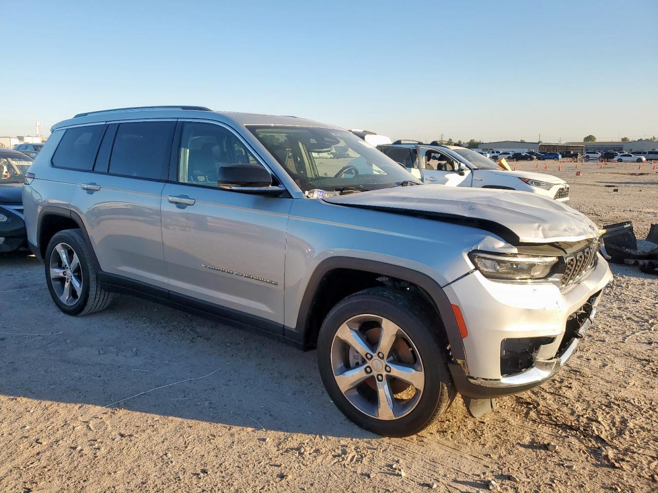 2022 Jeep Grand Cherokee L Limited - Image 4