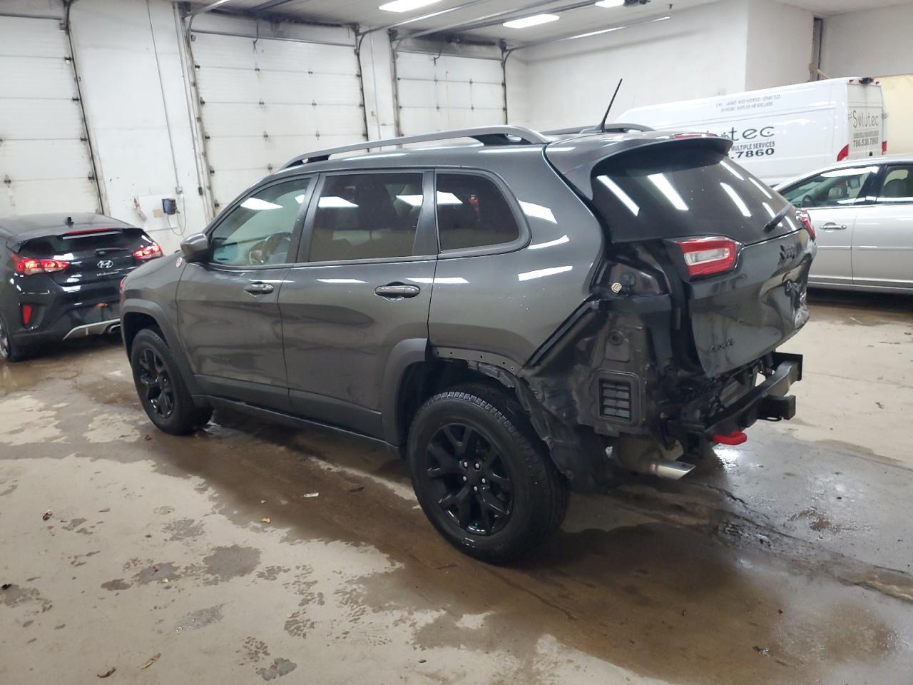 2015 Jeep Cherokee Trailhawk - Фото 2