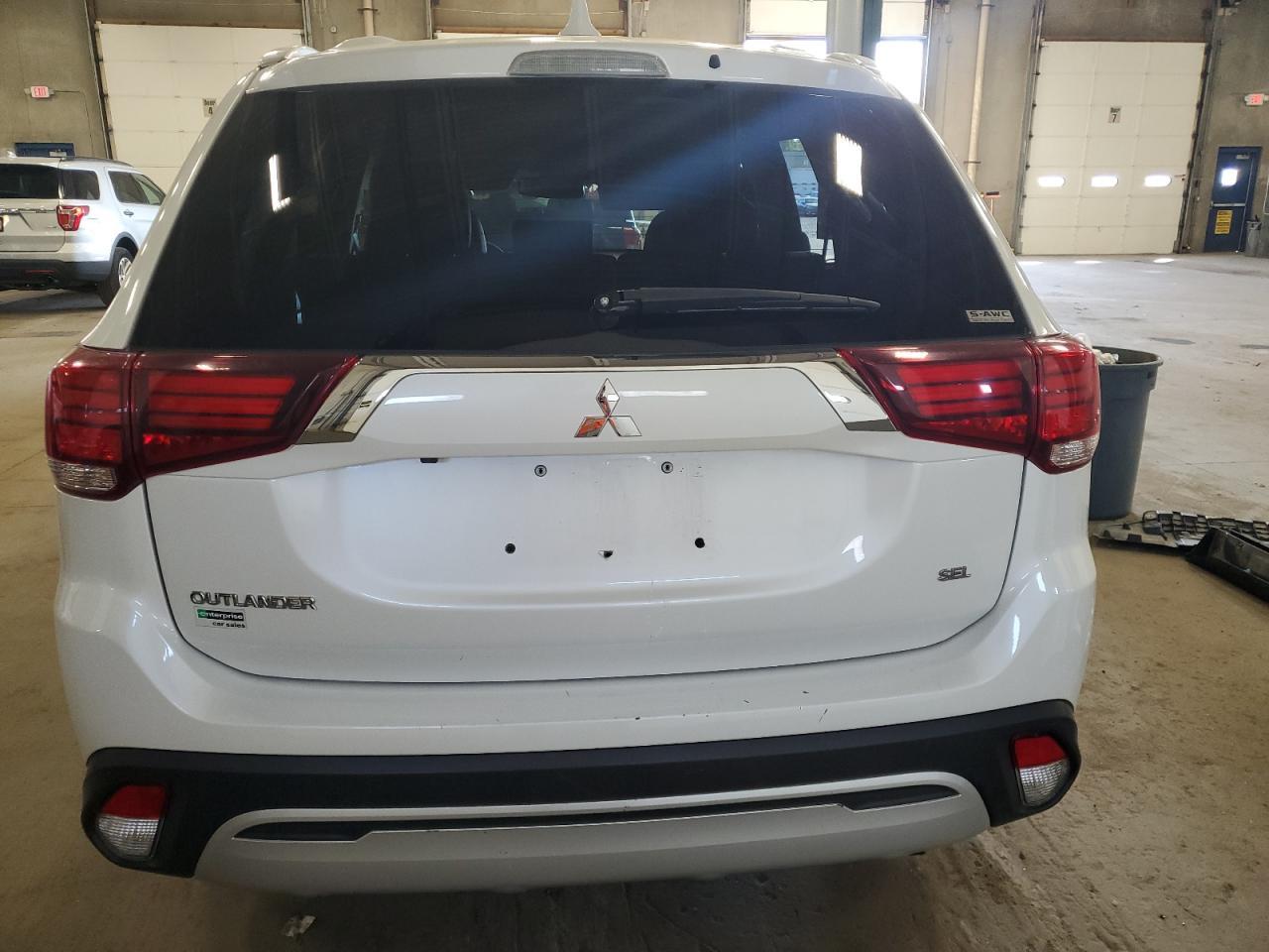 2020 Mitsubishi Outlander Se - Фото 6