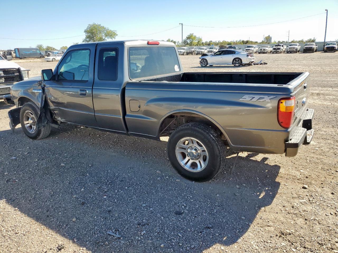 2006 Ford Ranger Super Cab - Image 2