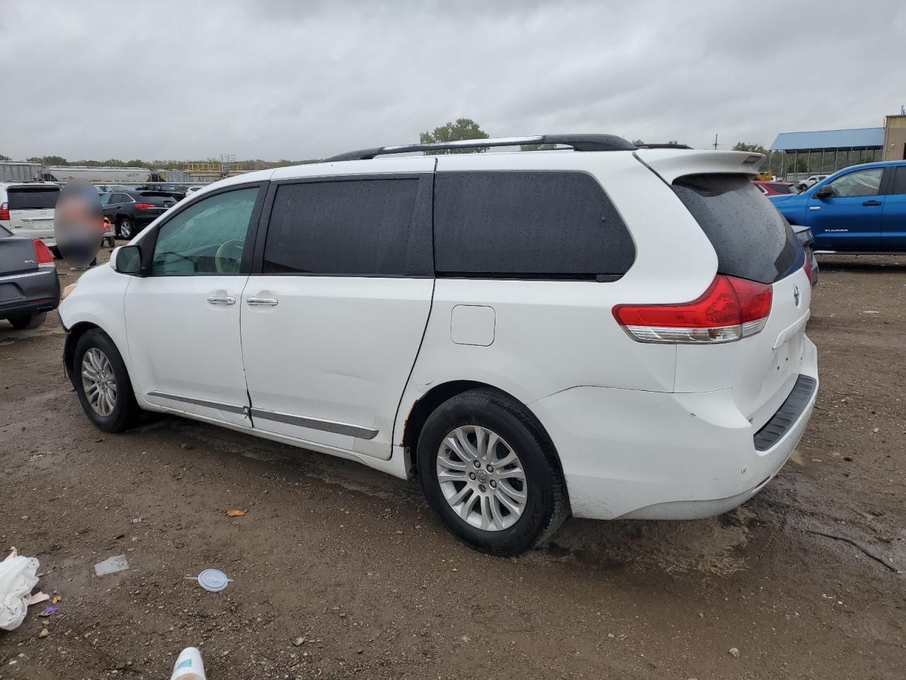 2012 Toyota Sienna Xle - Фото 2