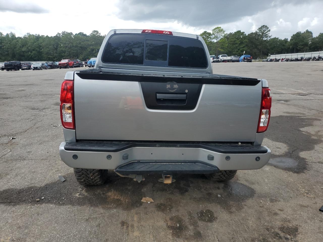 2017 Nissan Frontier S - Image 6